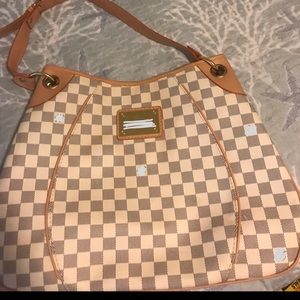 Grey and white checkered hobo style bag